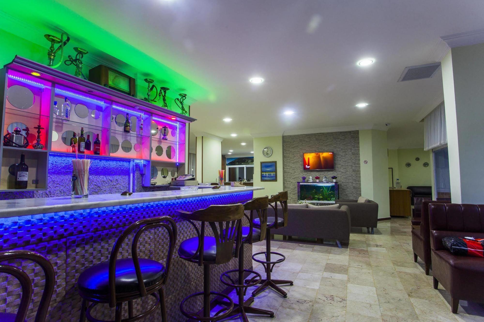 אלאניה Boreas Suit Hotel מראה חיצוני תמונה