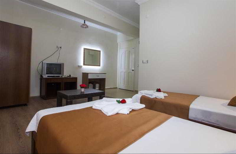 אלאניה Boreas Suit Hotel מראה חיצוני תמונה